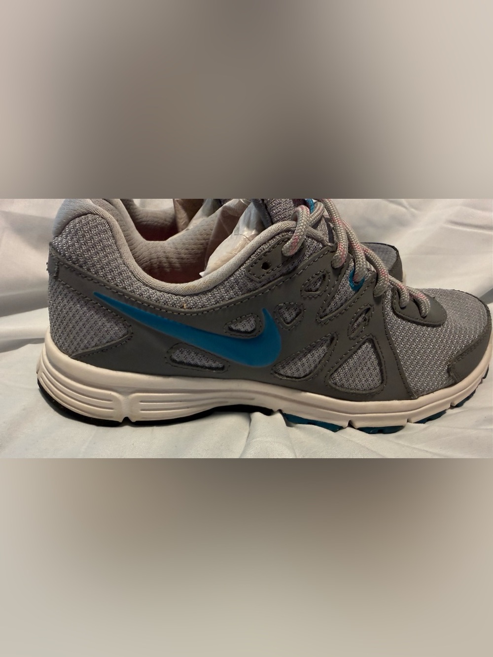 Nike Revolution 2 Gray Women's Running Sneakers- Size 6 - Picture 3 of 5
